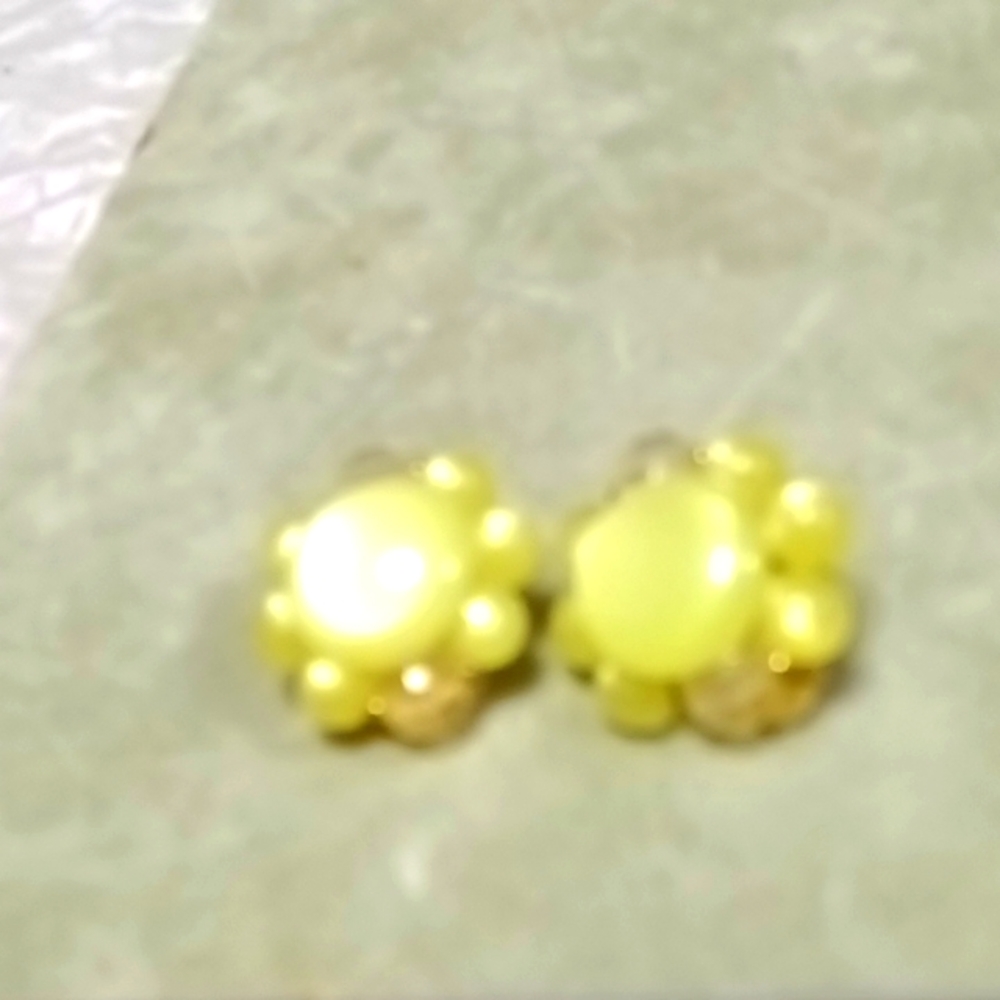 VINTAGE YELLOW MOON GLOW AND CRYSTAL BEADED CLIP ON EARRINGS